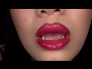 lipstick kissing